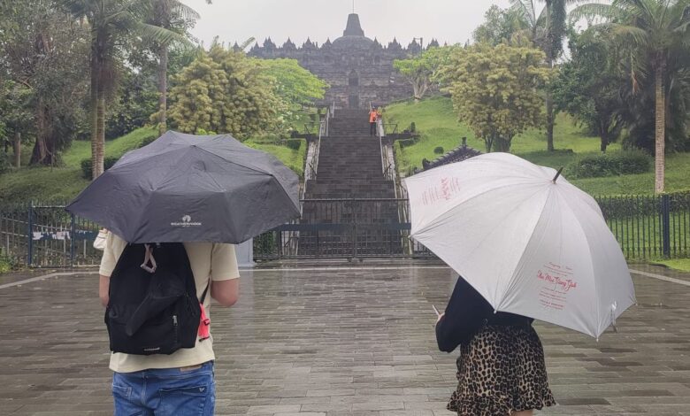 Misteri Stairlift Borobudur: Penjelasan Arkeolog Mengejutkan