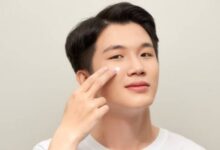 5 Sunscreen Terbaik Pria Kulit Berminyak & Berjerawat: Cegah Penuaan Dini!