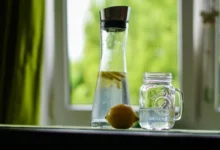 7 Manfaat Ajaib Air Lemon Hangat Pagi Hari: Sehat & Langsing!