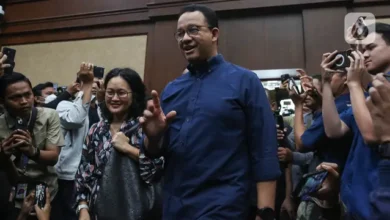 Anies Bagikan Kabar Gembira: Cucu Lahir, Hadiri Sidang Tom Lembong