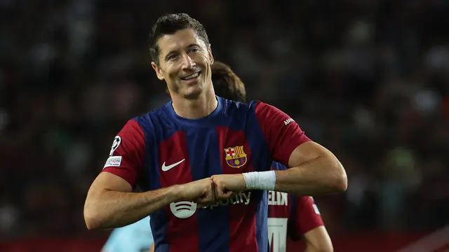 Barcelona Bidik Striker Rp9,3T Gantikan Lewandowski?