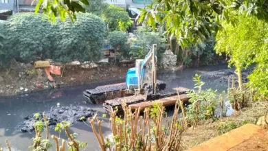 Bau Busuk Kali Sunter Jaktim: Warga Mengeluh, Apa Solusinya?