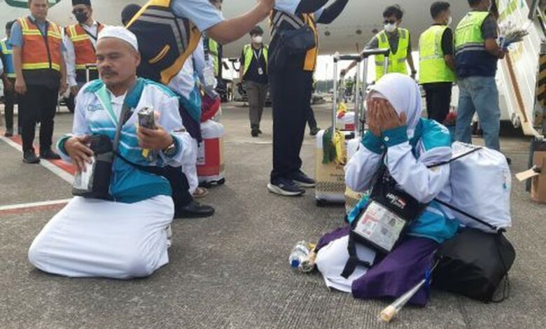 Jemaah Haji Purbalingga Pulang Tanah Air: Haru Biru Sujud Syukur