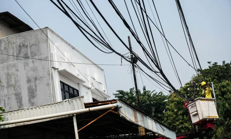 Kabel Liar Cengkareng Makan Korban: DPRD Jakarta Tuntut Penertiban Segera!
