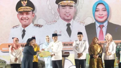 Kaltim Apresiasi Guru & Penjaga Rumah Ibadah: Penghargaan & Insentif Mengalir
