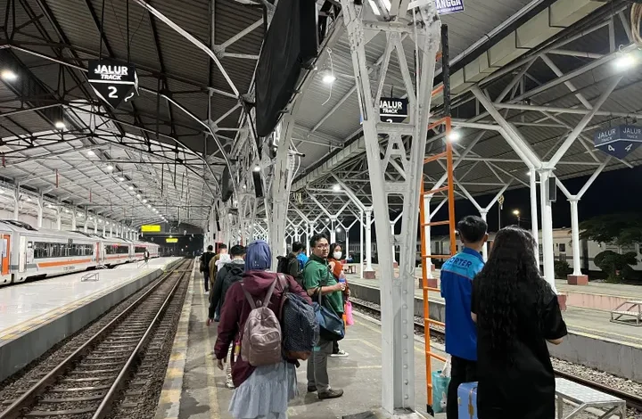 Kenaikan Isa: Penumpang Kereta Purwokerto Melonjak 59%!