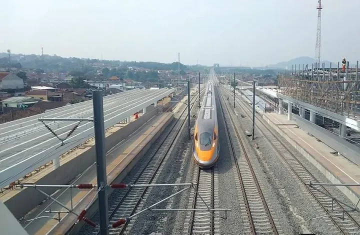 Kereta Cepat Jakarta-Bandung: Agustus Batal? Ini Fakta Terbarunya