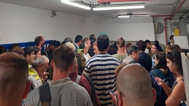 Palestina Dilarang Masuk Bunker: Diskriminasi saat Serangan Israel?