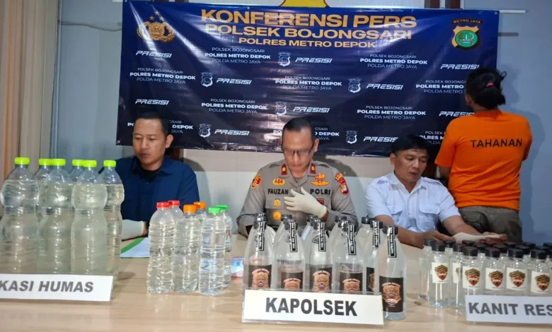 Penggerebekan Warung Jamu & Toko Pancing: Polisi Bongkar Praktik Miras Oplosan Depok