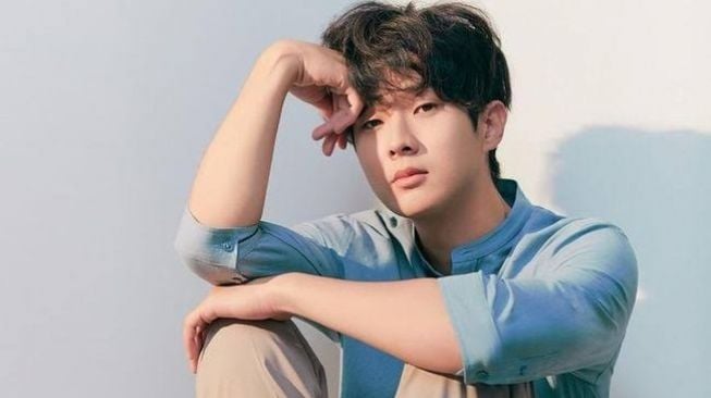 Rahasia Gaya Choi Woo Shik: OOTD Effortless, Tampil Keren Seharian!