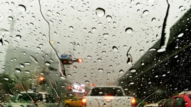 Tips Aman Berkendara Hujan: Jaga Mobilitas & Keselamatan Anda