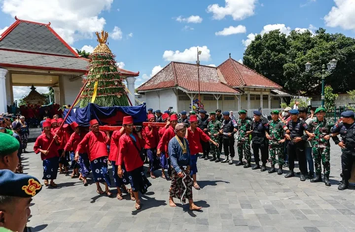 Tradisi Unik Idul Adha Nusantara: Lebih dari Sekadar Garebeg