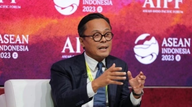 Wamen Sindir Ajudan Direksi BUMN: Feodal atau Profesional?