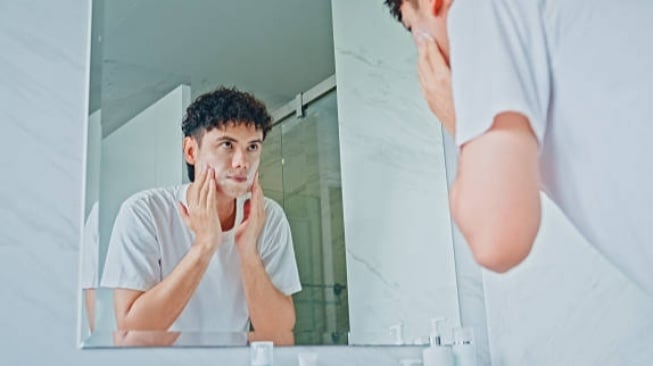 5 Sabun Cuci Muka Pria Terbaik: Harga & Kulitmu