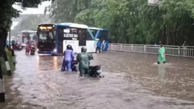 Banjir Jakarta Timur: Jalan Mayjen DI Panjaitan Terendam Hujan Deras