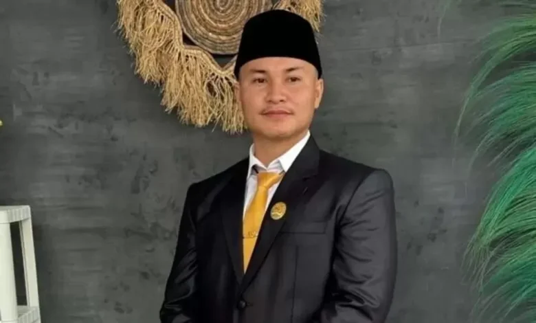 Heboh! Fadhal Rahmat Vape di Sidang DPRD, Siapa Ortu?
