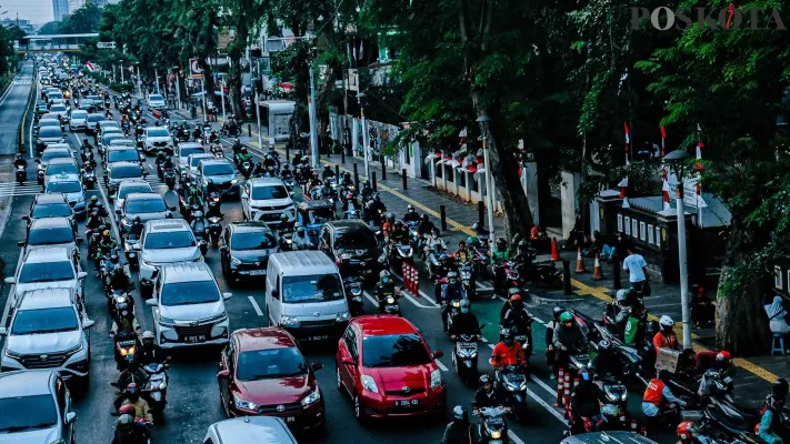 Sekolah Internasional Kapuk Muara: Macet Parah, Warga Minta Solusi Parkir